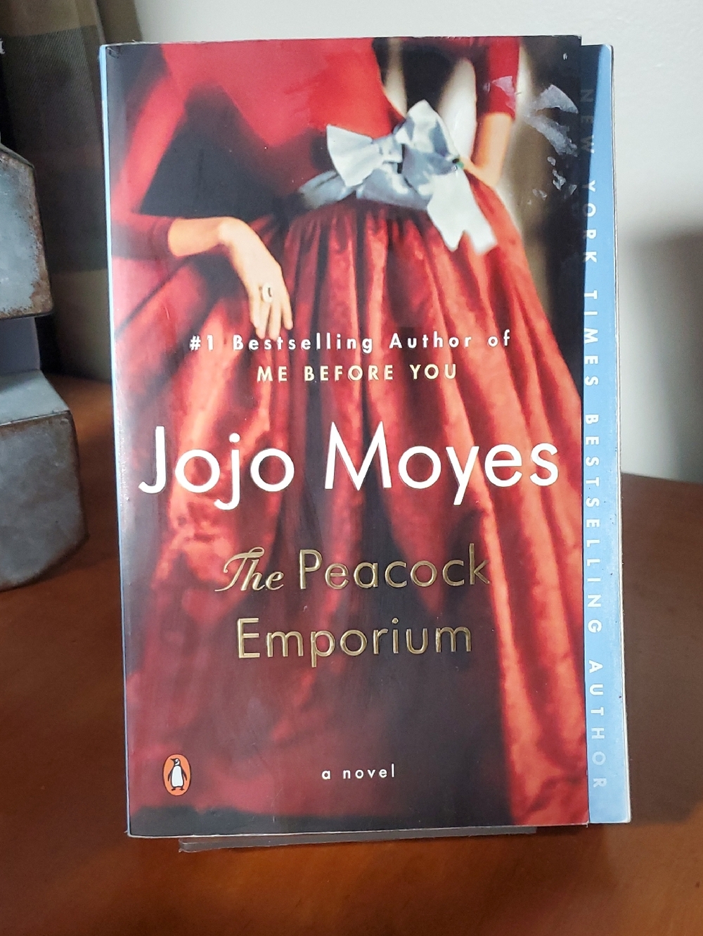 Jojo Moyes "The Peacock Emporium" Paperback - Red Cover (11)